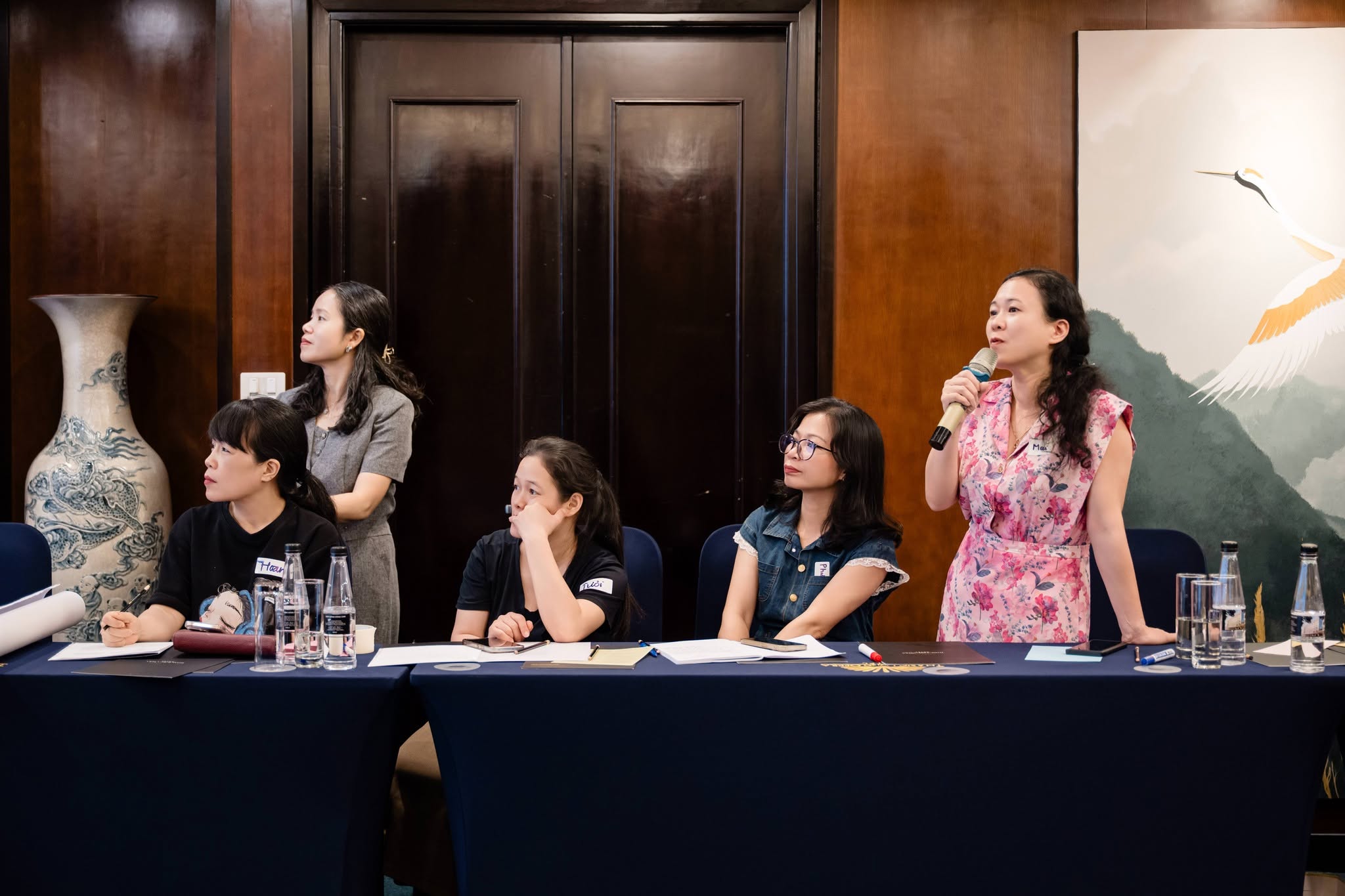 RCI và Nghe Bằng Mắt tập huấn giáo viên sử dụng tài liệu giáo dục giới tính và tình dục toàn diện cho học sinh điếc và khiếm thính.